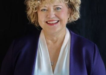 Curious Janine with Janine Brisebois